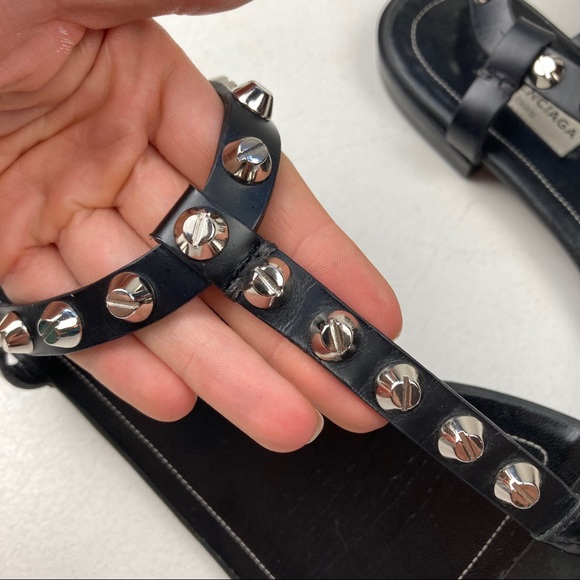 Balenciaga Studded Tstrap thong sandals - Picture 4 of 9